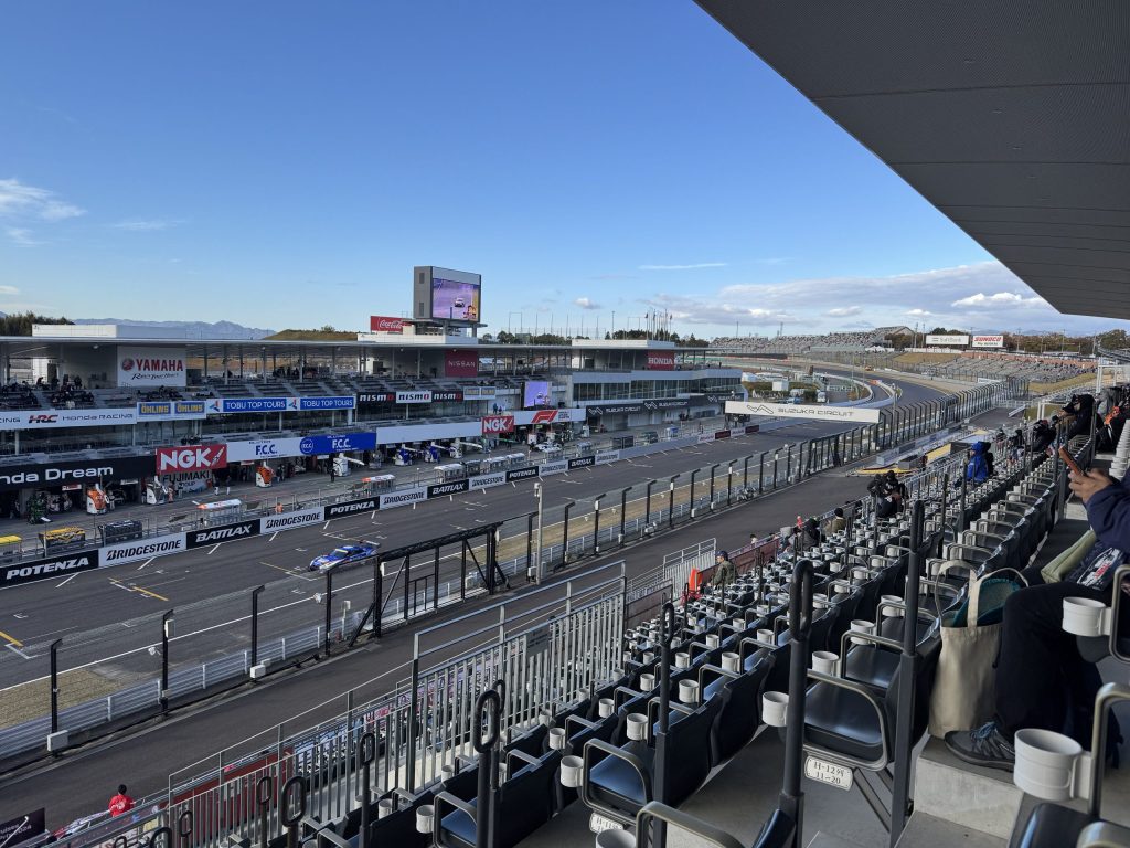 鈴鹿サーキットグランドスタンドV2席からの眺望