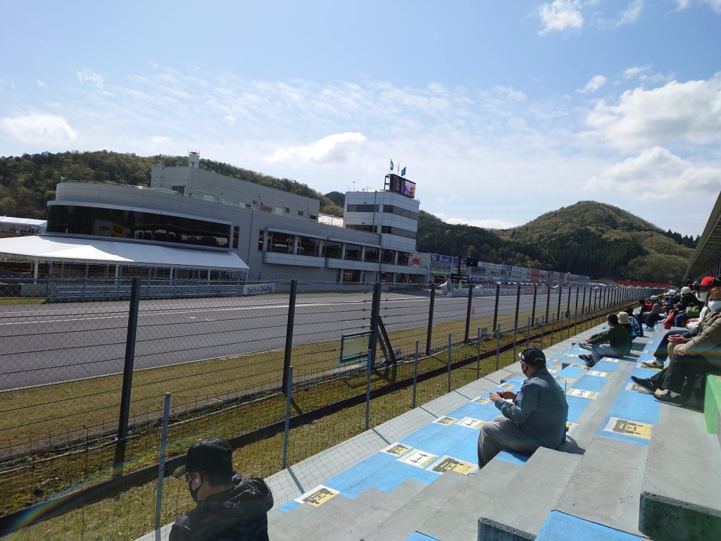 岡山国際サーキットメインスタンド