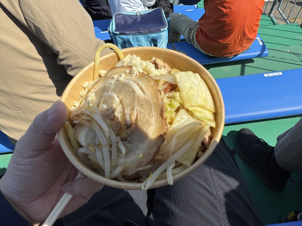 元祖G系焼きそば。味はしっかりG系ですが量は少し控えめ。とはいえ、通常より多いです。