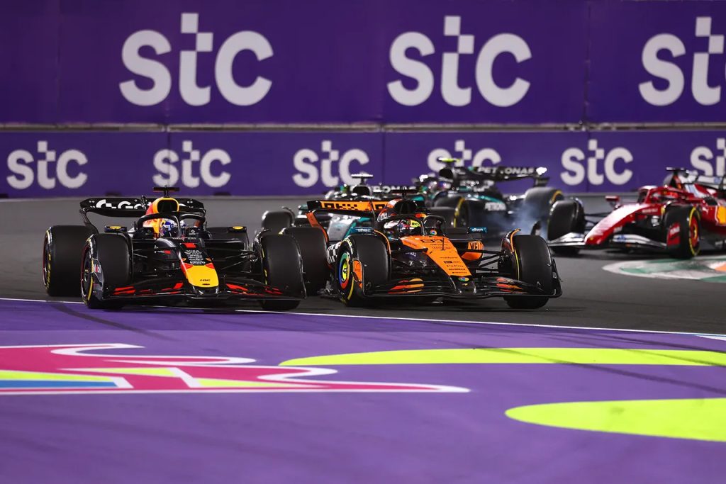 2025年F1第5戦サウジアラビアGPマックス・フェルスタッペン（レッドブル）とオスカー・ピアストリ（マクラーレン）のバトル