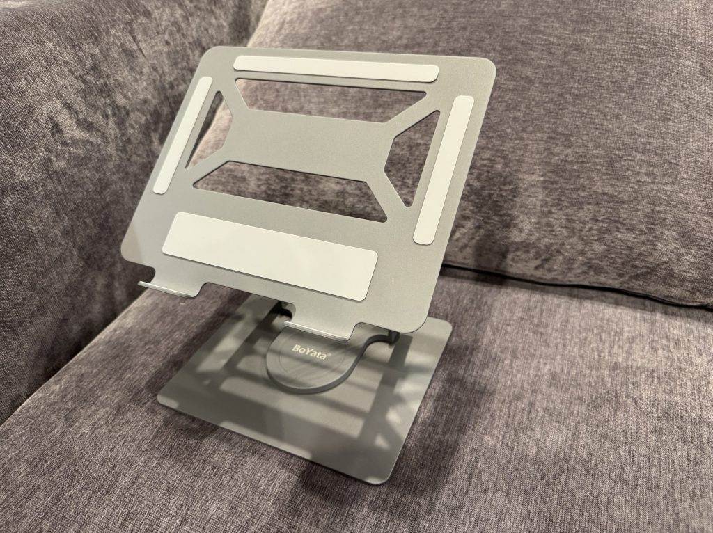 プライムデー購入品⑦BoYata ノートPCスタンドの写真