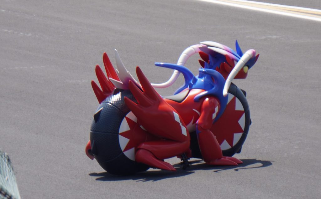 ホンダ×コライドンの走る姿。ポケモン好き、バイク好き双方にとって興奮もの！