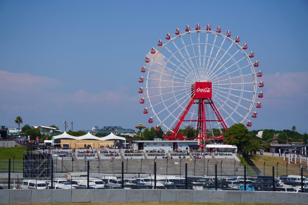 鈴鹿サーキットのシンボルの観覧車。