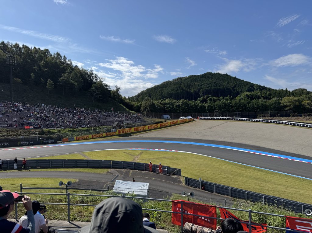 モビリティリゾートもてぎG席からの眺望