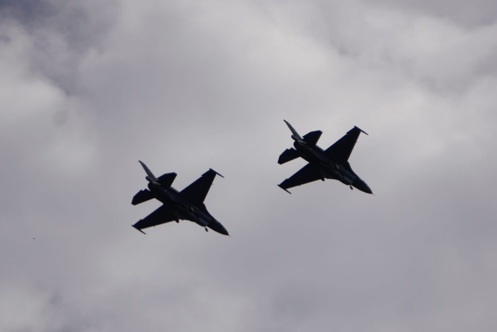 航空自衛隊松島基地のF-2B戦闘機