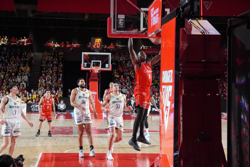 #8 ナシール・リトル選手のダンクシーン