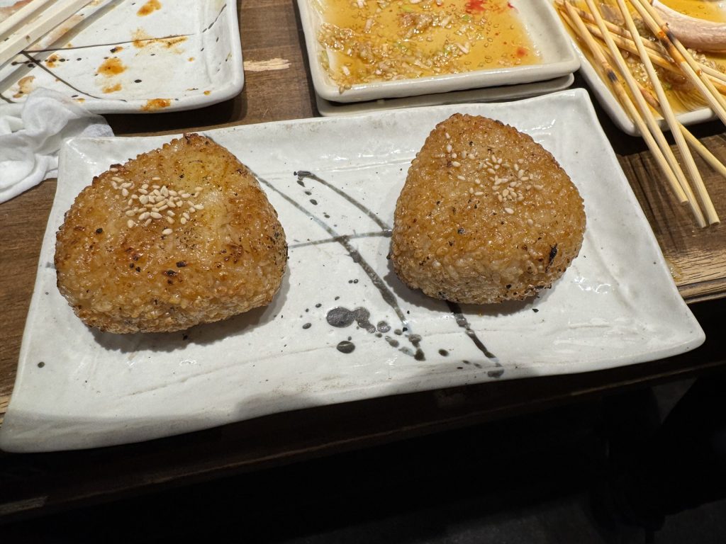 大黒屋椿町店の焼きおにぎり（醤油）
