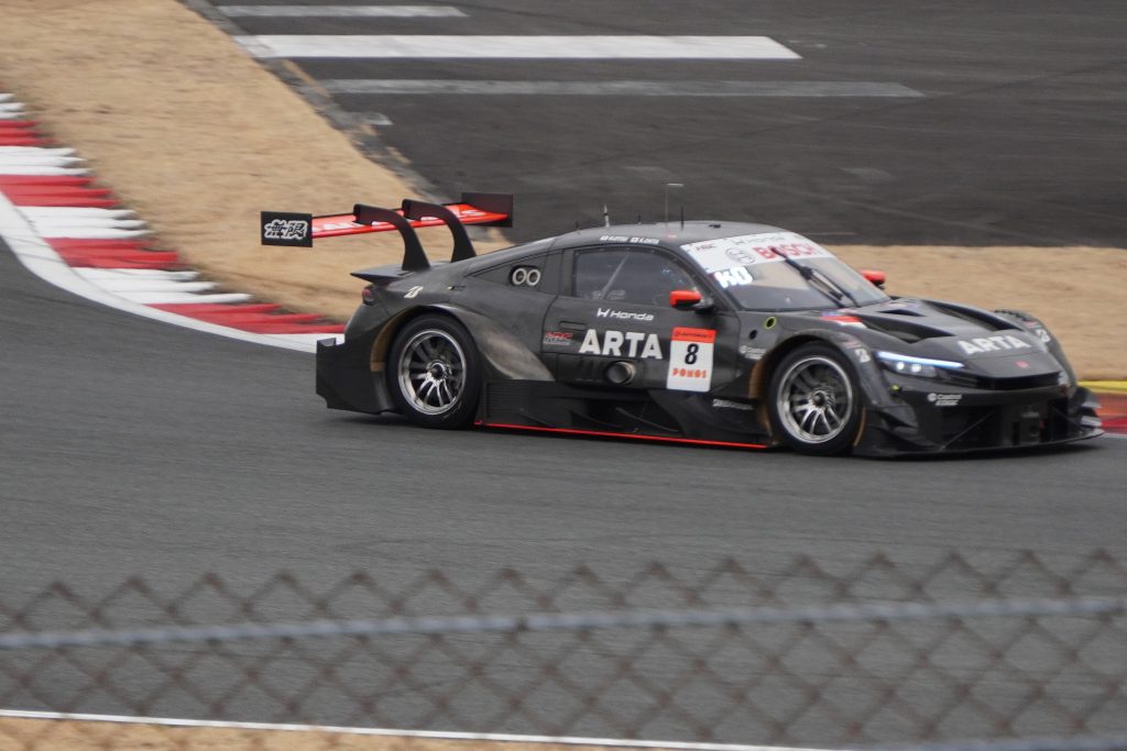 #8 ARTA HRC PRELUDE-GTのヘアピンターンイン