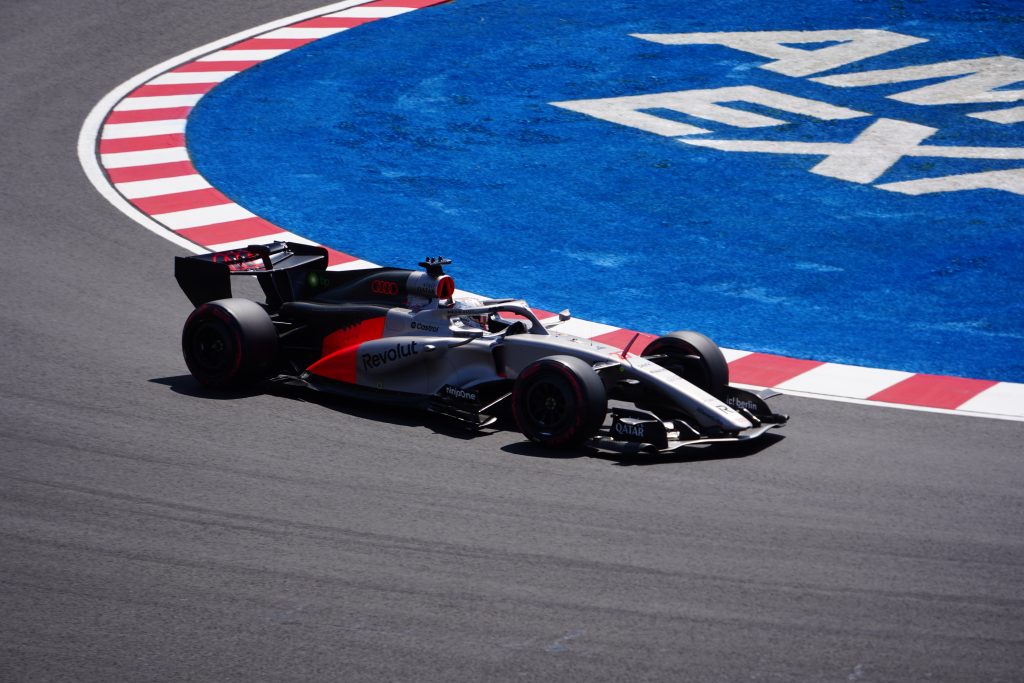 #27 ニコ・ヒュルケンベルグ